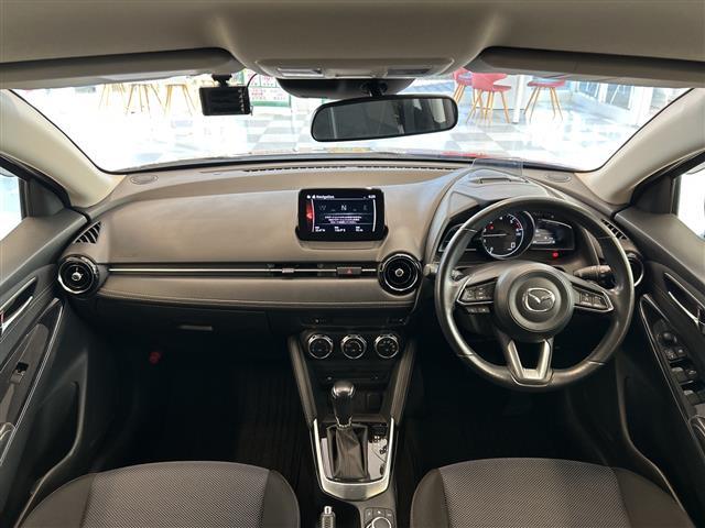 デミオ 純正ナビ プッシュスタート アイドリングストップ クルーズコントロール Bluetooth バックモニター USB入力端子 前方ドラレコ 純正マット 純正アルミホイール レーンキープアシスト(42枚目)