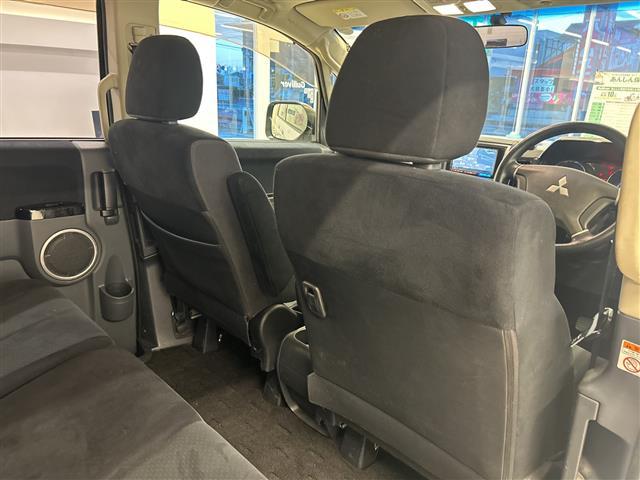 デリカＤ：５ Ｃ２　Ｓ　純正ＨＤＤナビ　オートライト　ＨＩＤヘッドライト　ＥＴＣ　キーレス　両側スライドドア（22枚目）