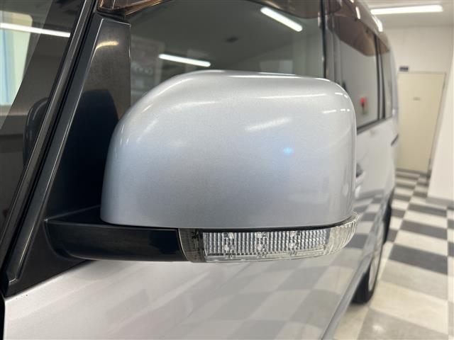 デリカＤ：５ Ｃ２　Ｓ　純正ＨＤＤナビ　オートライト　ＨＩＤヘッドライト　ＥＴＣ　キーレス　両側スライドドア（28枚目）