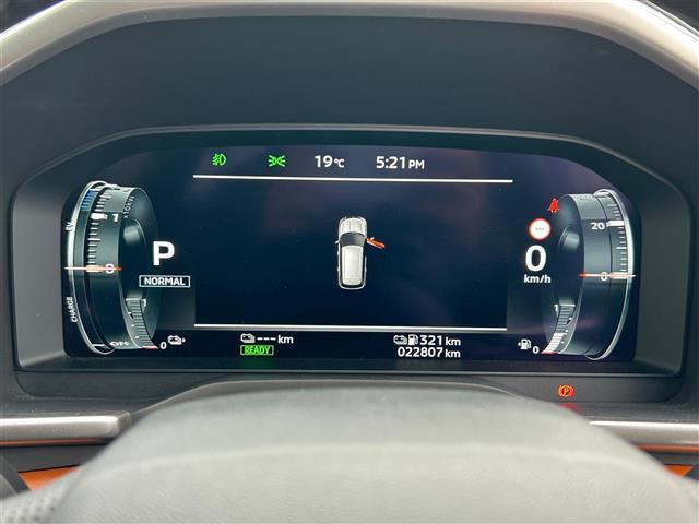 アウトランダーＰＨＥＶ Ｐ　プッシュスタート．ＭＴモード付ＡＴ．プラグインハイブリッド．４ＷＤ．Ｗオートエアコン．クルーズコントロール．ＥＴＣ２．０．ＵＳＢ．全方位カメラ．純正ナビ．サンルーフ．パワーシート．シートヒーター（16枚目）