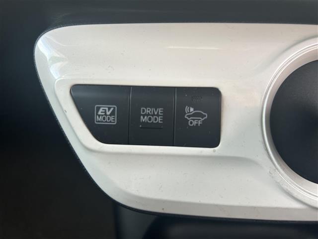 プリウス Ｓ　☆カロッツェリアナビ・ＡＶＣ－ＲＺ５００・ＣＤ／ＤＶＤ／Ｂｌｕｅｔｏｏｔｈ・ＡＵＸ／ｉＰｏｄ／ＦＭ／ＡＭ☆ビルトインＥＴＣ☆ドライブモード☆ＥＶモード☆センターコンソール☆ドアバイザー（12枚目）