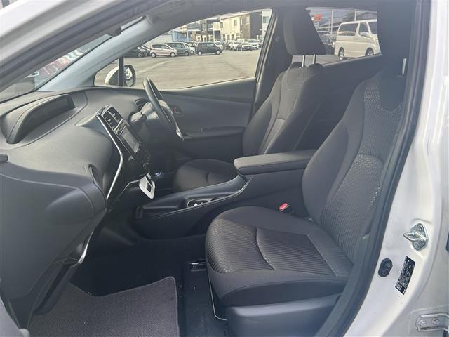 プリウス Ｓ　☆カロッツェリアナビ・ＡＶＣ－ＲＺ５００・ＣＤ／ＤＶＤ／Ｂｌｕｅｔｏｏｔｈ・ＡＵＸ／ｉＰｏｄ／ＦＭ／ＡＭ☆ビルトインＥＴＣ☆ドライブモード☆ＥＶモード☆センターコンソール☆ドアバイザー（17枚目）