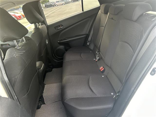 プリウス Ｓ　☆カロッツェリアナビ・ＡＶＣ－ＲＺ５００・ＣＤ／ＤＶＤ／Ｂｌｕｅｔｏｏｔｈ・ＡＵＸ／ｉＰｏｄ／ＦＭ／ＡＭ☆ビルトインＥＴＣ☆ドライブモード☆ＥＶモード☆センターコンソール☆ドアバイザー（22枚目）
