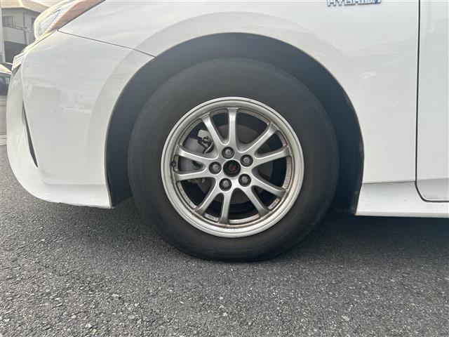プリウス Ｓ　☆カロッツェリアナビ・ＡＶＣ－ＲＺ５００・ＣＤ／ＤＶＤ／Ｂｌｕｅｔｏｏｔｈ・ＡＵＸ／ｉＰｏｄ／ＦＭ／ＡＭ☆ビルトインＥＴＣ☆ドライブモード☆ＥＶモード☆センターコンソール☆ドアバイザー（30枚目）