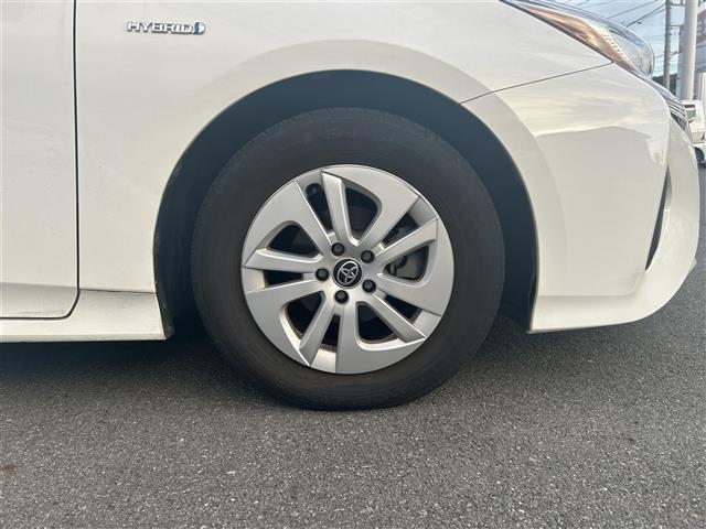 プリウス Ｓ　☆カロッツェリアナビ・ＡＶＣ－ＲＺ５００・ＣＤ／ＤＶＤ／Ｂｌｕｅｔｏｏｔｈ・ＡＵＸ／ｉＰｏｄ／ＦＭ／ＡＭ☆ビルトインＥＴＣ☆ドライブモード☆ＥＶモード☆センターコンソール☆ドアバイザー（31枚目）