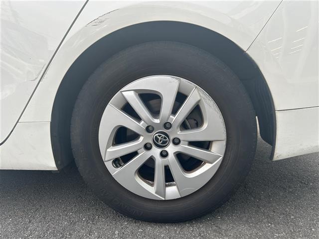プリウス Ｓ　☆カロッツェリアナビ・ＡＶＣ－ＲＺ５００・ＣＤ／ＤＶＤ／Ｂｌｕｅｔｏｏｔｈ・ＡＵＸ／ｉＰｏｄ／ＦＭ／ＡＭ☆ビルトインＥＴＣ☆ドライブモード☆ＥＶモード☆センターコンソール☆ドアバイザー（33枚目）