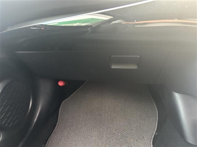 プリウス Ｓ　☆カロッツェリアナビ・ＡＶＣ－ＲＺ５００・ＣＤ／ＤＶＤ／Ｂｌｕｅｔｏｏｔｈ・ＡＵＸ／ｉＰｏｄ／ＦＭ／ＡＭ☆ビルトインＥＴＣ☆ドライブモード☆ＥＶモード☆センターコンソール☆ドアバイザー（36枚目）