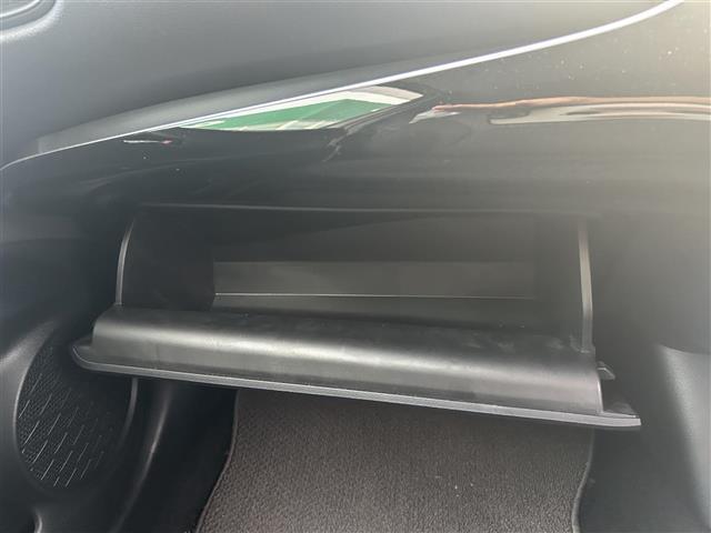 プリウス Ｓ　☆カロッツェリアナビ・ＡＶＣ－ＲＺ５００・ＣＤ／ＤＶＤ／Ｂｌｕｅｔｏｏｔｈ・ＡＵＸ／ｉＰｏｄ／ＦＭ／ＡＭ☆ビルトインＥＴＣ☆ドライブモード☆ＥＶモード☆センターコンソール☆ドアバイザー（37枚目）