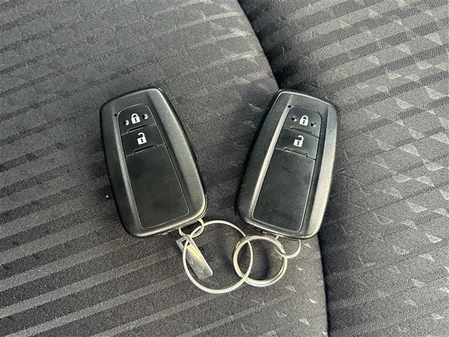 プリウス Ｓ　☆カロッツェリアナビ・ＡＶＣ－ＲＺ５００・ＣＤ／ＤＶＤ／Ｂｌｕｅｔｏｏｔｈ・ＡＵＸ／ｉＰｏｄ／ＦＭ／ＡＭ☆ビルトインＥＴＣ☆ドライブモード☆ＥＶモード☆センターコンソール☆ドアバイザー（41枚目）