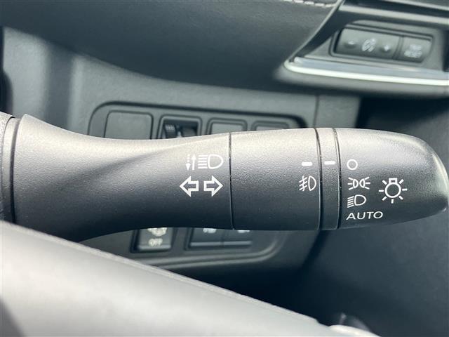 セレナ ハイウェイスター　純正９インチナビ／全方位カメラ／後席モニター／ＰｒｏＰＩＬＯＴ／パーキングアシスト／Ｗオートエアコン／レーダークルーズコントロール／純正ＥＴＣ／ドライブレコーダー前後／デジタルインナーミラー／ＬＥＤ（17枚目）