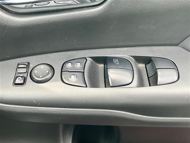 セレナ ハイウェイスター　純正９インチナビ／全方位カメラ／後席モニター／ＰｒｏＰＩＬＯＴ／パーキングアシスト／Ｗオートエアコン／レーダークルーズコントロール／純正ＥＴＣ／ドライブレコーダー前後／デジタルインナーミラー／ＬＥＤ（21枚目）
