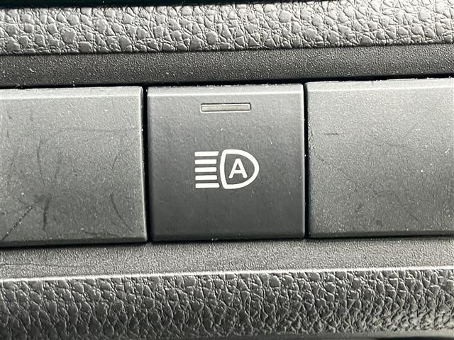 アクア Ｘ　純正ナビ／バックカメラ／レーダークルーズコントロール／純正ＥＴＣ／１００Ｖ充電／ＵＳＢ入力端子／純正フロアマット／コーナーセンサー前後／レーンキープアシスト／オートライト／ＬＥＤヘッドライト／衝突軽減（17枚目）