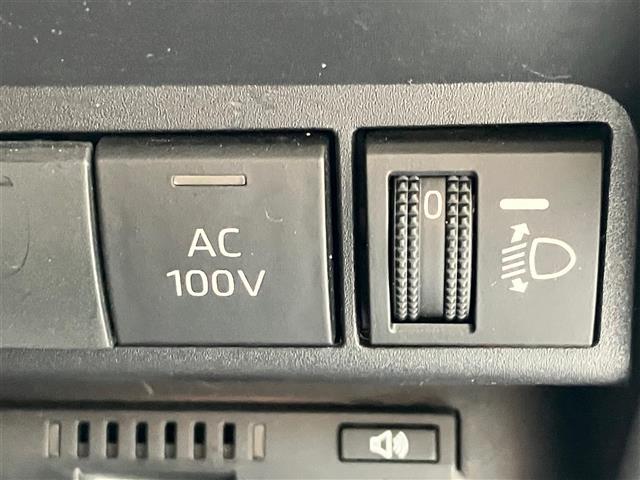 アクア Ｘ　純正ナビ／バックカメラ／レーダークルーズコントロール／純正ＥＴＣ／１００Ｖ充電／ＵＳＢ入力端子／純正フロアマット／コーナーセンサー前後／レーンキープアシスト／オートライト／ＬＥＤヘッドライト／衝突軽減（18枚目）