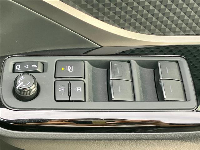 Ｃ－ＨＲ Ｇ　モード　ネロ　セーフティプラス　純正ディスプレイオーディオ／全方位カメラ／純正ＥＴＣ／レーダークルーズコントロール／前席シートヒーター／コーナーセンサー前後／レーンキープアシスト／ＢＳＭ／Ｗ＋サイドエアバック／カーテンエアバック（18枚目）