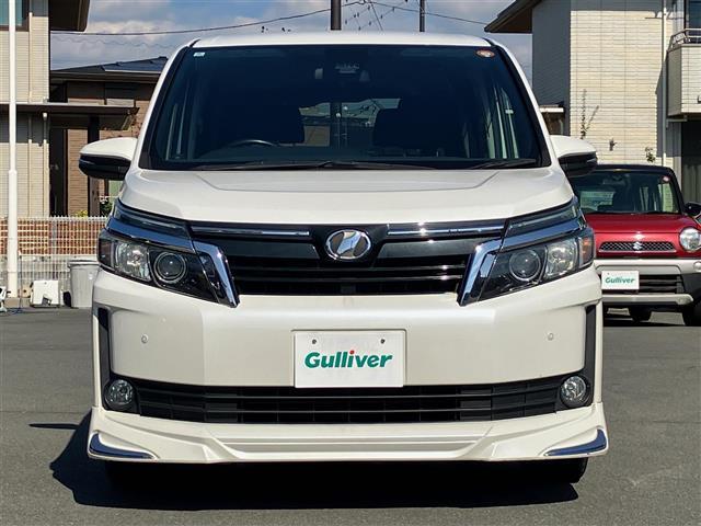 ヴォクシー V 純正9インチナビ/バックカメラ/ETC/両側パワースライドドア/Wオートエアコン/スペアキー1本/クルーズコントロール/後席モニター/純正ETC/三列シート/ウォークスルー/純正アルミ車載(サマー)(6枚目)