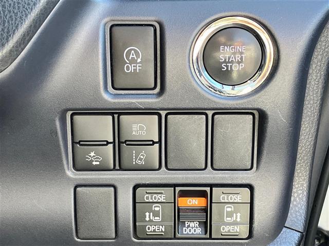 ヴォクシー V 純正9インチナビ/バックカメラ/ETC/両側パワースライドドア/Wオートエアコン/スペアキー1本/クルーズコントロール/後席モニター/純正ETC/三列シート/ウォークスルー/純正アルミ車載(サマー)(17枚目)