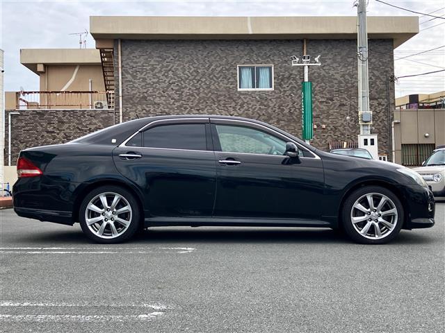 クラウン ３．５アスリート　純正ナビ／バックカメラ／ＥＴＣ／取扱説明書／スペアキー１本／オートエアコン／クルーズコントロール／純正フロアマット／Ｄ席Ｎ席パワーシート／純正アルミホイール／ＡＦＳ／オートライト／Ｗ＋サイドエアＢ（8枚目）