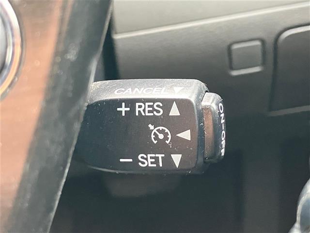 クラウン ３．５アスリート　純正ナビ／バックカメラ／ＥＴＣ／取扱説明書／スペアキー１本／オートエアコン／クルーズコントロール／純正フロアマット／Ｄ席Ｎ席パワーシート／純正アルミホイール／ＡＦＳ／オートライト／Ｗ＋サイドエアＢ（16枚目）