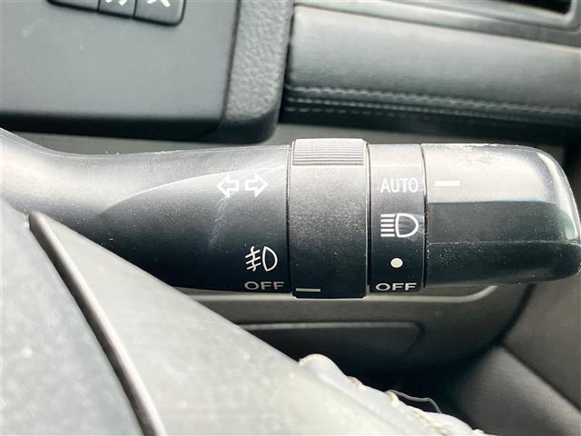 クラウン ３．５アスリート　純正ナビ／バックカメラ／ＥＴＣ／取扱説明書／スペアキー１本／オートエアコン／クルーズコントロール／純正フロアマット／Ｄ席Ｎ席パワーシート／純正アルミホイール／ＡＦＳ／オートライト／Ｗ＋サイドエアＢ（17枚目）