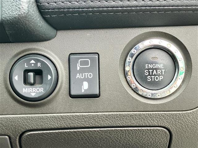 クラウン ３．５アスリート　純正ナビ／バックカメラ／ＥＴＣ／取扱説明書／スペアキー１本／オートエアコン／クルーズコントロール／純正フロアマット／Ｄ席Ｎ席パワーシート／純正アルミホイール／ＡＦＳ／オートライト／Ｗ＋サイドエアＢ（18枚目）