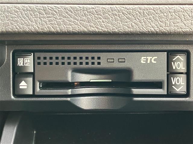 クラウン ３．５アスリート　純正ナビ／バックカメラ／ＥＴＣ／取扱説明書／スペアキー１本／オートエアコン／クルーズコントロール／純正フロアマット／Ｄ席Ｎ席パワーシート／純正アルミホイール／ＡＦＳ／オートライト／Ｗ＋サイドエアＢ（19枚目）