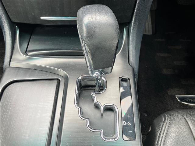 クラウン ３．５アスリート　純正ナビ／バックカメラ／ＥＴＣ／取扱説明書／スペアキー１本／オートエアコン／クルーズコントロール／純正フロアマット／Ｄ席Ｎ席パワーシート／純正アルミホイール／ＡＦＳ／オートライト／Ｗ＋サイドエアＢ（26枚目）