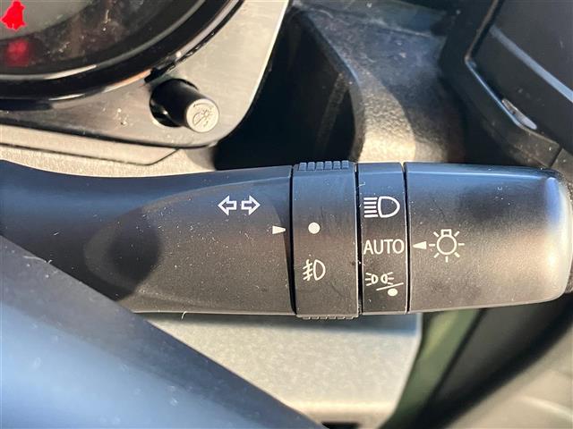 【　オートライト　】オートライトなのでライトの点け忘れを気にすることなく運転が出来ます♪