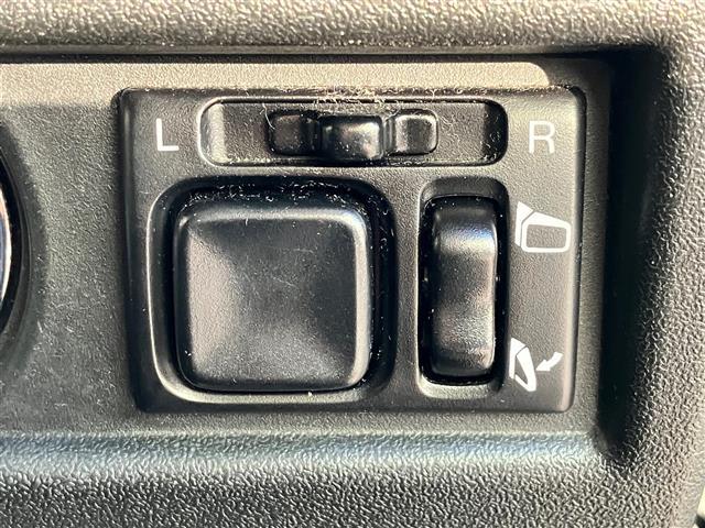 【　内装インテリア　】現車の確認はお電話で在庫のご確認の上、是非ご来店くださいませ！ご来店の難しい方は店舗スタッフがお電話やメールで詳細をお答えさせて頂きます。