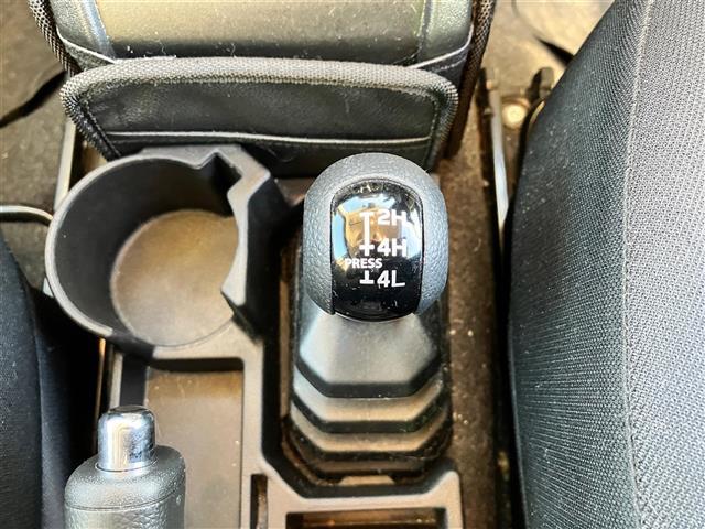 【　シフト　】シフトも操作しやすく快適なドライブを楽しんでいただけます♪