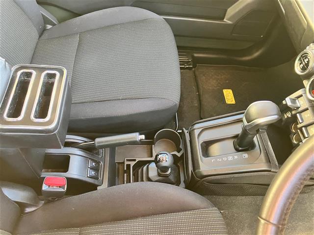 【　内装インテリア　】現車の確認はお電話で在庫のご確認の上、是非ご来店くださいませ！ご来店の難しい方は店舗スタッフがお電話やメールで詳細をお答えさせて頂きます。