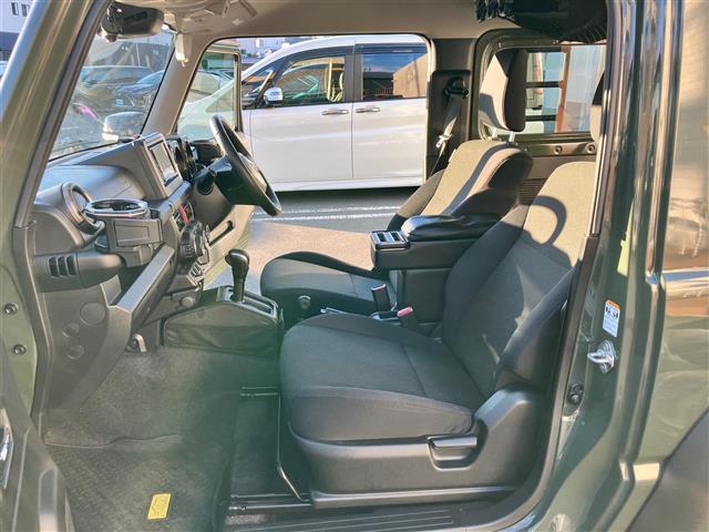 【　フロントシート　】使えるフロントシートで快適ドライブ♪