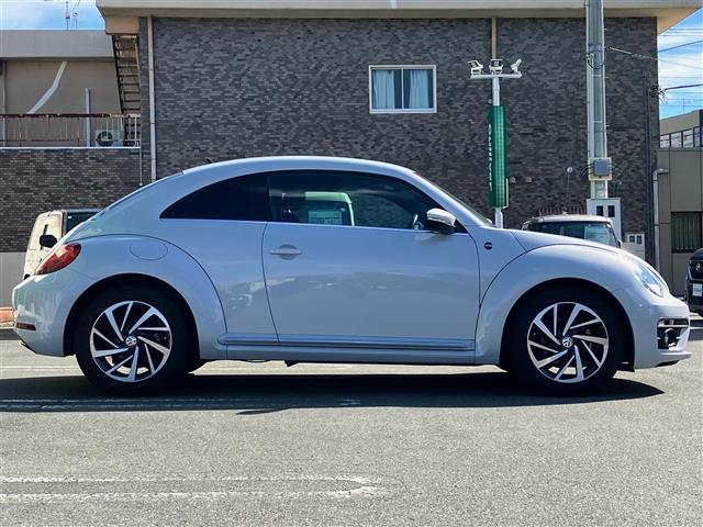 ザ・ビートル サウンド SDナビ/バックカメラ/Fenderサウンド/パドルシフト/ETC/クルーズコントロール/USB入力端子/純正フロアマット/純正アルミホイール/オートライト/Wエアバッグ/BSM/布シート/ABS(8枚目)