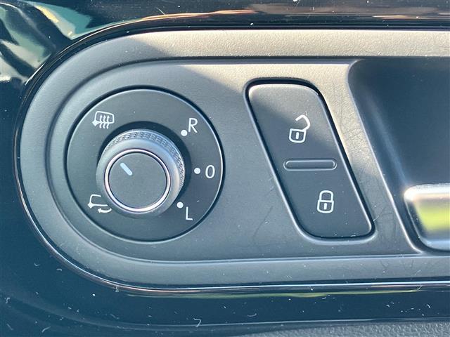 ザ・ビートル サウンド SDナビ/バックカメラ/Fenderサウンド/パドルシフト/ETC/クルーズコントロール/USB入力端子/純正フロアマット/純正アルミホイール/オートライト/Wエアバッグ/BSM/布シート/ABS(18枚目)