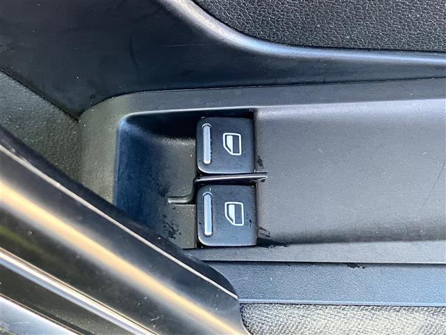 ザ・ビートル サウンド SDナビ/バックカメラ/Fenderサウンド/パドルシフト/ETC/クルーズコントロール/USB入力端子/純正フロアマット/純正アルミホイール/オートライト/Wエアバッグ/BSM/布シート/ABS(19枚目)