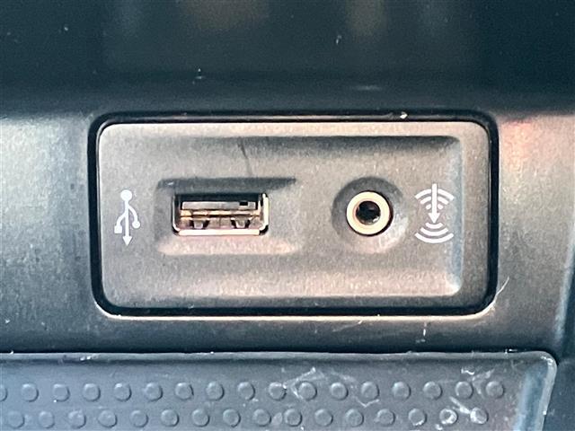 ザ・ビートル サウンド SDナビ/バックカメラ/Fenderサウンド/パドルシフト/ETC/クルーズコントロール/USB入力端子/純正フロアマット/純正アルミホイール/オートライト/Wエアバッグ/BSM/布シート/ABS(26枚目)