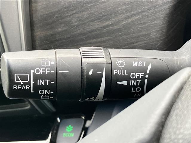 フリードハイブリッド ハイブリッド・EX 純正9インチナビ/バックカメラ/後席モニター/ドライブレコーダー/寒冷地仕様/レーダークルーズコントロール/ETC/D席N席シートヒーター/両側パワースライドドア/レーンキープアシスト/衝突軽減(13枚目)