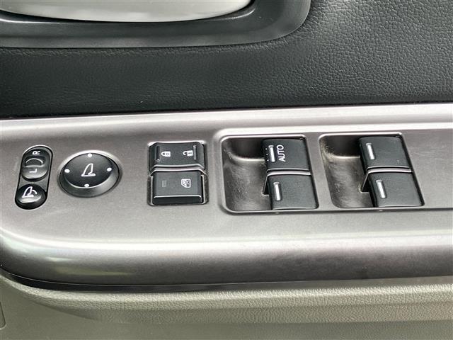 フリードハイブリッド ハイブリッド・EX 純正9インチナビ/バックカメラ/後席モニター/ドライブレコーダー/寒冷地仕様/レーダークルーズコントロール/ETC/D席N席シートヒーター/両側パワースライドドア/レーンキープアシスト/衝突軽減(17枚目)