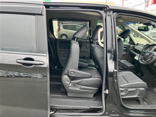 フリードハイブリッド ハイブリッド・EX 純正9インチナビ/バックカメラ/後席モニター/ドライブレコーダー/寒冷地仕様/レーダークルーズコントロール/ETC/D席N席シートヒーター/両側パワースライドドア/レーンキープアシスト/衝突軽減(41枚目)