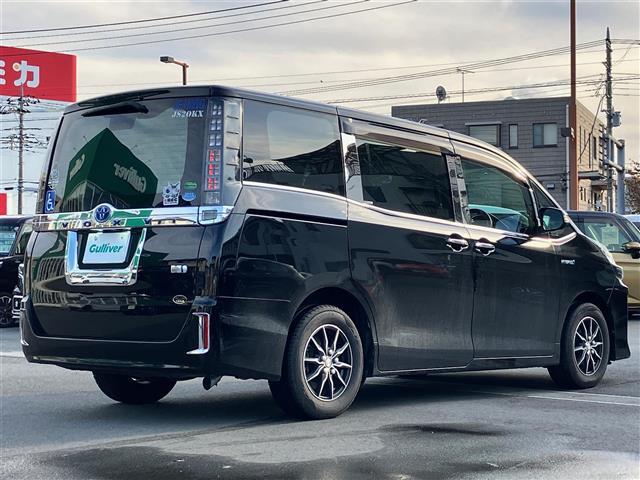 ヴォクシー ハイブリッドV ALPINE製11 インチナビ/バックカメラ/10.2インチ後席モニター/D席N席シートヒーター/両側パワースライドドア/Wオートエアコン/ETC/オートライト/W+サイドエアバッグ/衝突軽減システム(5枚目)