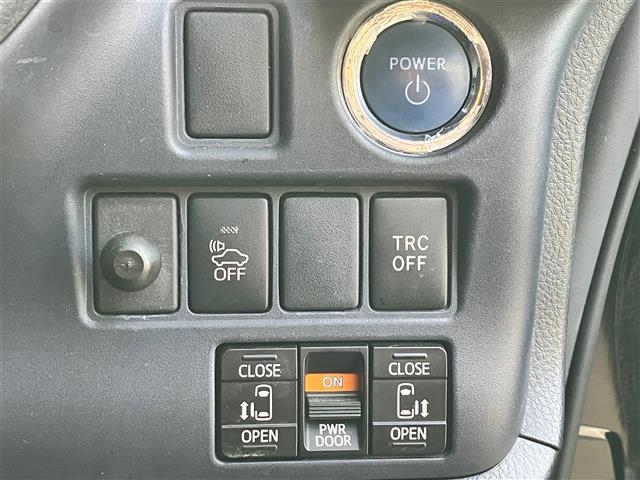 ヴォクシー ハイブリッドV ALPINE製11 インチナビ/バックカメラ/10.2インチ後席モニター/D席N席シートヒーター/両側パワースライドドア/Wオートエアコン/ETC/オートライト/W+サイドエアバッグ/衝突軽減システム(17枚目)