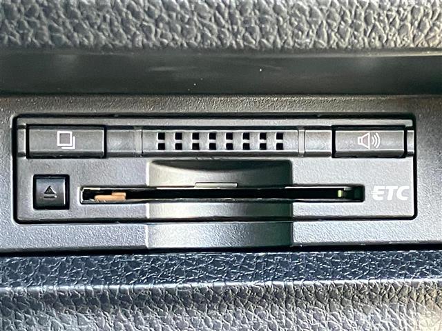 ヴォクシー ハイブリッドV ALPINE製11 インチナビ/バックカメラ/10.2インチ後席モニター/D席N席シートヒーター/両側パワースライドドア/Wオートエアコン/ETC/オートライト/W+サイドエアバッグ/衝突軽減システム(18枚目)