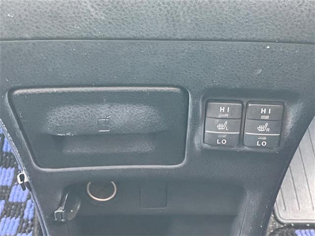 ヴォクシー ハイブリッドV ALPINE製11 インチナビ/バックカメラ/10.2インチ後席モニター/D席N席シートヒーター/両側パワースライドドア/Wオートエアコン/ETC/オートライト/W+サイドエアバッグ/衝突軽減システム(26枚目)