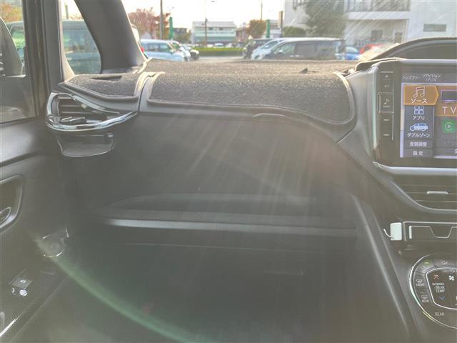 ヴォクシー ハイブリッドV ALPINE製11 インチナビ/バックカメラ/10.2インチ後席モニター/D席N席シートヒーター/両側パワースライドドア/Wオートエアコン/ETC/オートライト/W+サイドエアバッグ/衝突軽減システム(27枚目)