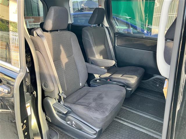 ヴォクシー ハイブリッドV ALPINE製11 インチナビ/バックカメラ/10.2インチ後席モニター/D席N席シートヒーター/両側パワースライドドア/Wオートエアコン/ETC/オートライト/W+サイドエアバッグ/衝突軽減システム(32枚目)