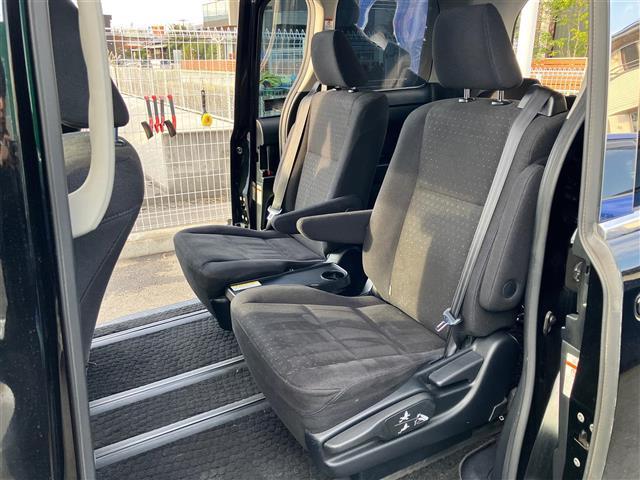 ヴォクシー ハイブリッドV ALPINE製11 インチナビ/バックカメラ/10.2インチ後席モニター/D席N席シートヒーター/両側パワースライドドア/Wオートエアコン/ETC/オートライト/W+サイドエアバッグ/衝突軽減システム(33枚目)