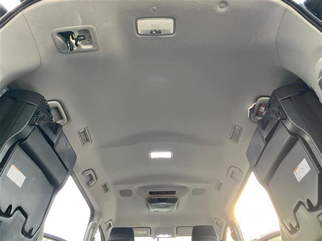 ヴォクシー ハイブリッドV ALPINE製11 インチナビ/バックカメラ/10.2インチ後席モニター/D席N席シートヒーター/両側パワースライドドア/Wオートエアコン/ETC/オートライト/W+サイドエアバッグ/衝突軽減システム(43枚目)