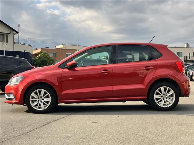 ポロ TSIコンフォートライン 純正ナビ/バックカメラ/ドライブレコーダー前後/リモコンキー/スペアキー1本/パドルシフト/レーダークルーズコントロール/純正アルミホイール/オートライト/W+サイドエアバッグ/横滑り防止装置(10枚目)