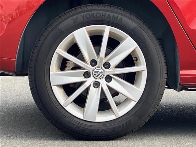 ポロ TSIコンフォートライン 純正ナビ/バックカメラ/ドライブレコーダー前後/リモコンキー/スペアキー1本/パドルシフト/レーダークルーズコントロール/純正アルミホイール/オートライト/W+サイドエアバッグ/横滑り防止装置(11枚目)