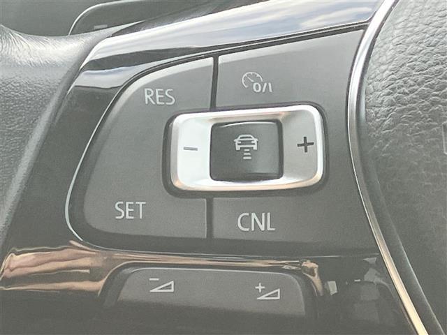 ポロ TSIコンフォートライン 純正ナビ/バックカメラ/ドライブレコーダー前後/リモコンキー/スペアキー1本/パドルシフト/レーダークルーズコントロール/純正アルミホイール/オートライト/W+サイドエアバッグ/横滑り防止装置(15枚目)