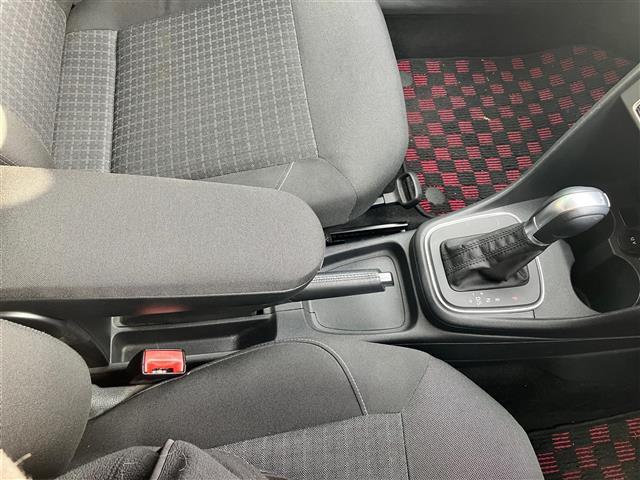 ポロ TSIコンフォートライン 純正ナビ/バックカメラ/ドライブレコーダー前後/リモコンキー/スペアキー1本/パドルシフト/レーダークルーズコントロール/純正アルミホイール/オートライト/W+サイドエアバッグ/横滑り防止装置(27枚目)